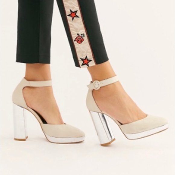 Free People Shoes - Free People White Leather High Heels Size 7.5 (38)